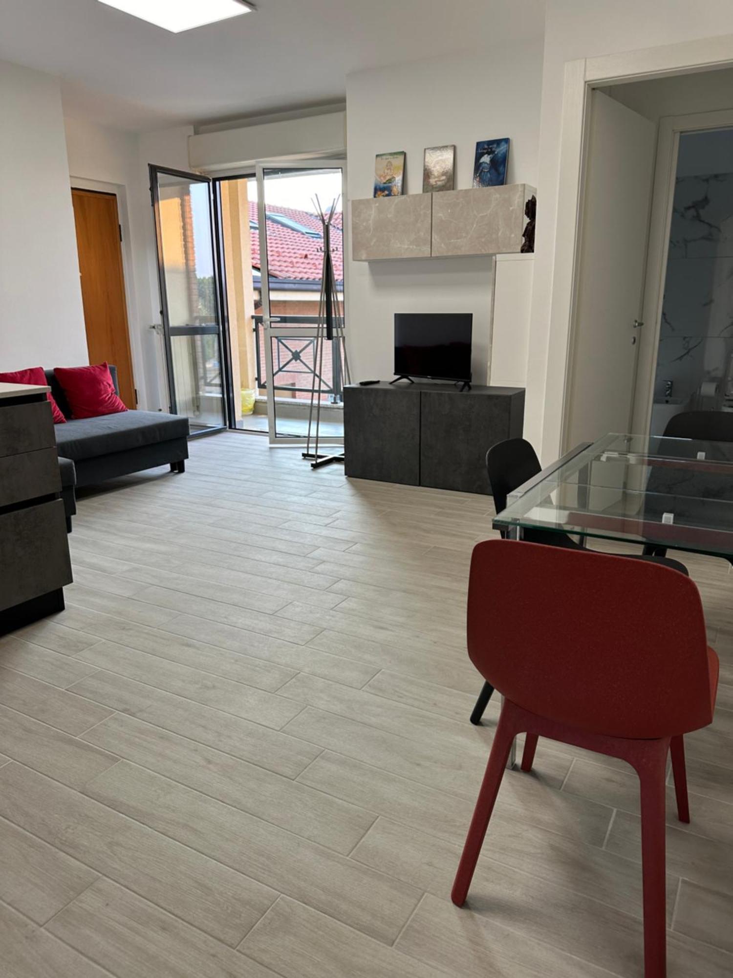 Deluxe Comfortable Suite With Balcony Downtown Castellanza Exterior foto